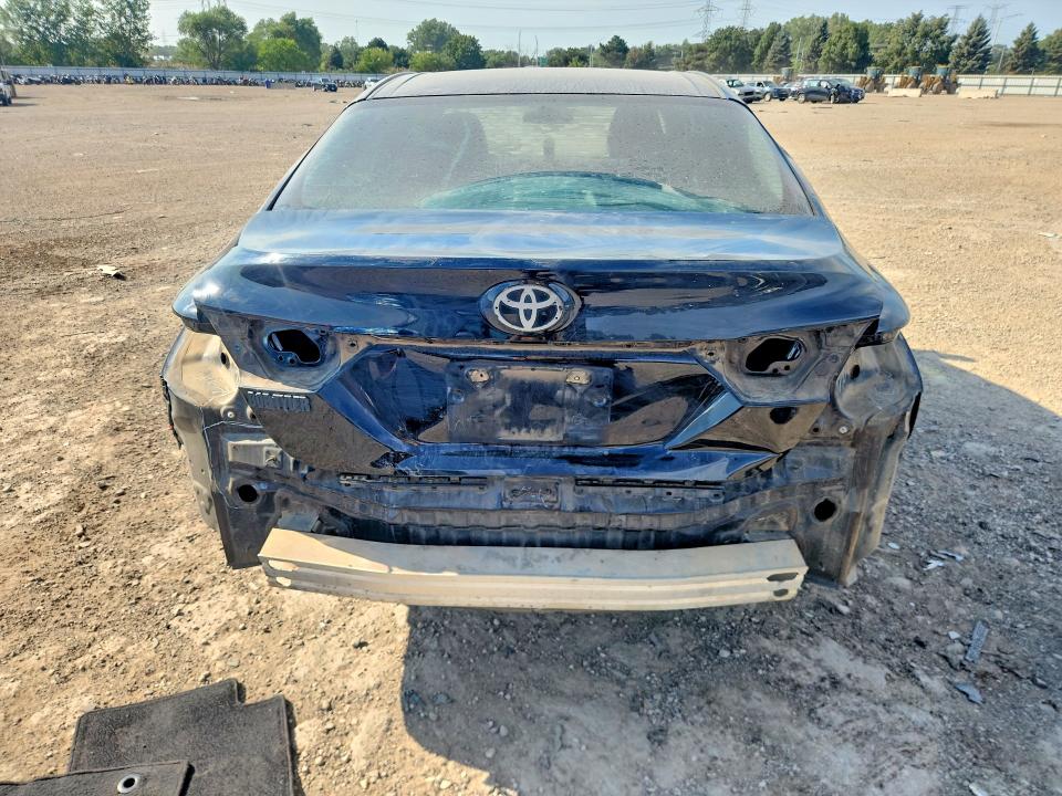 68070026 :رقم المزاد ، 4T1B11HKXJU663812 vin ، 2018 Toyota Camry مزاد بيع