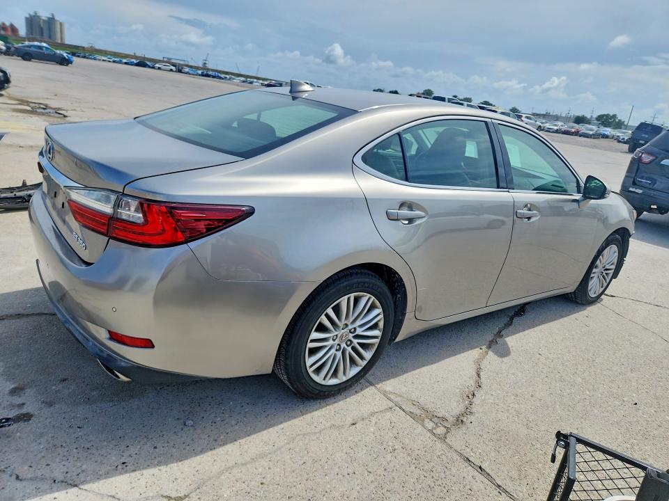 68827576 :رقم المزاد ، 58ABK1GG1HU055044 vin ، 2017 Lexus Es مزاد بيع