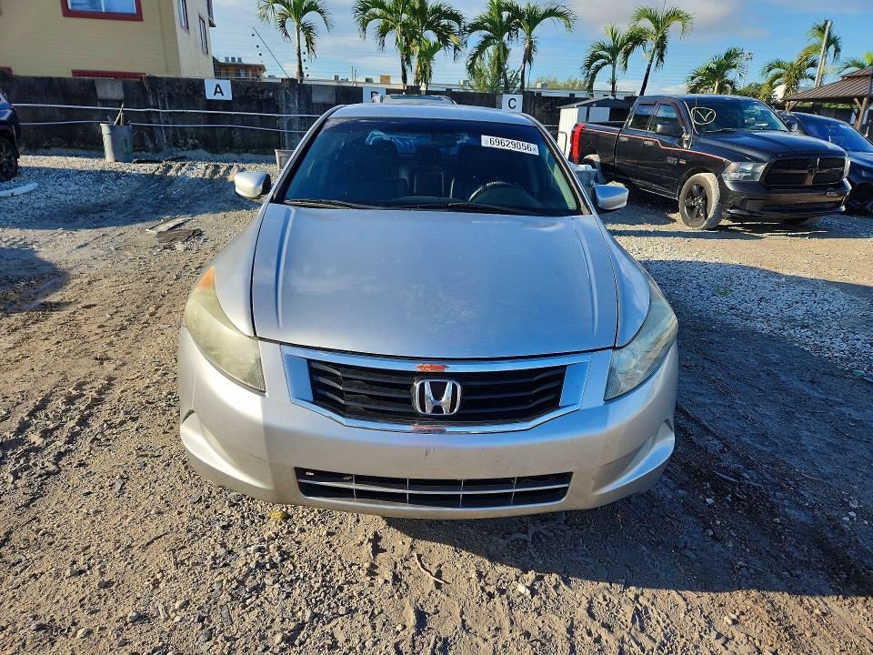 69629056 :رقم المزاد ، 1HGCP2F60BA113476 vin ، 2011 Honda Accord مزاد بيع