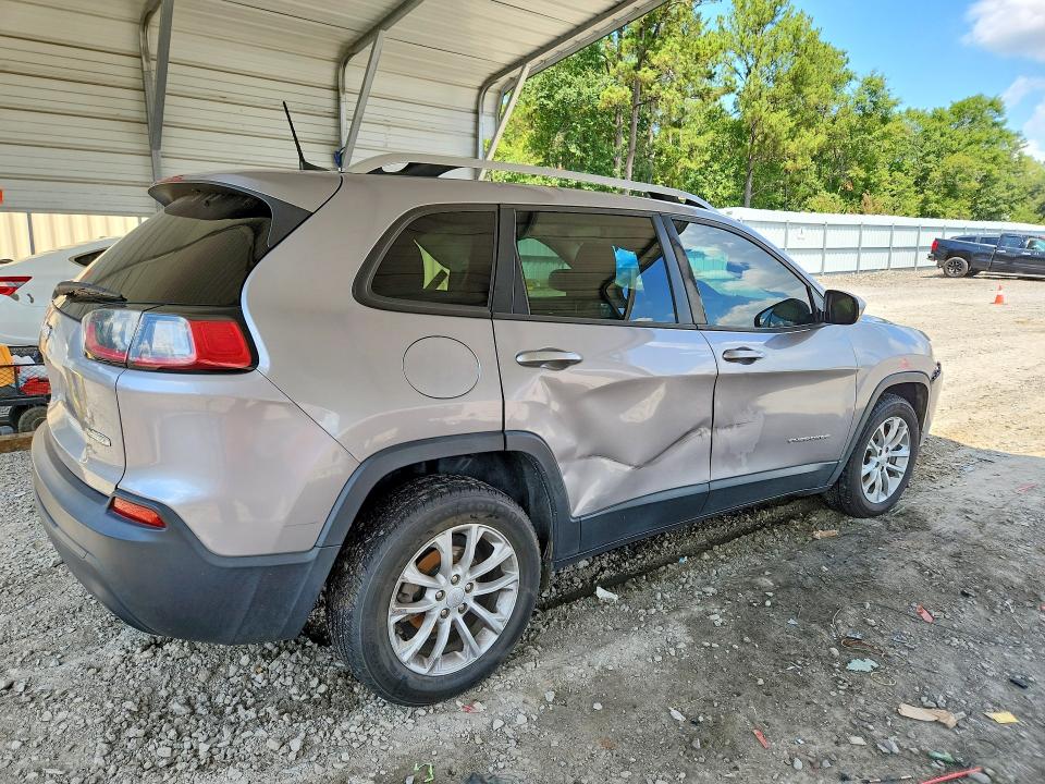 67591876 :رقم المزاد ، 1C4PJLCB8LD614298 vin ، 2020 Jeep Cherokee مزاد بيع