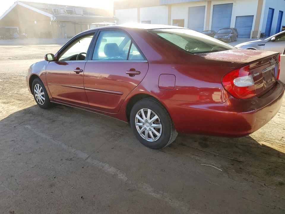 70958406 :رقم المزاد ، JTDBE32K020092420 vin ، 2002 Toyota Camry مزاد بيع