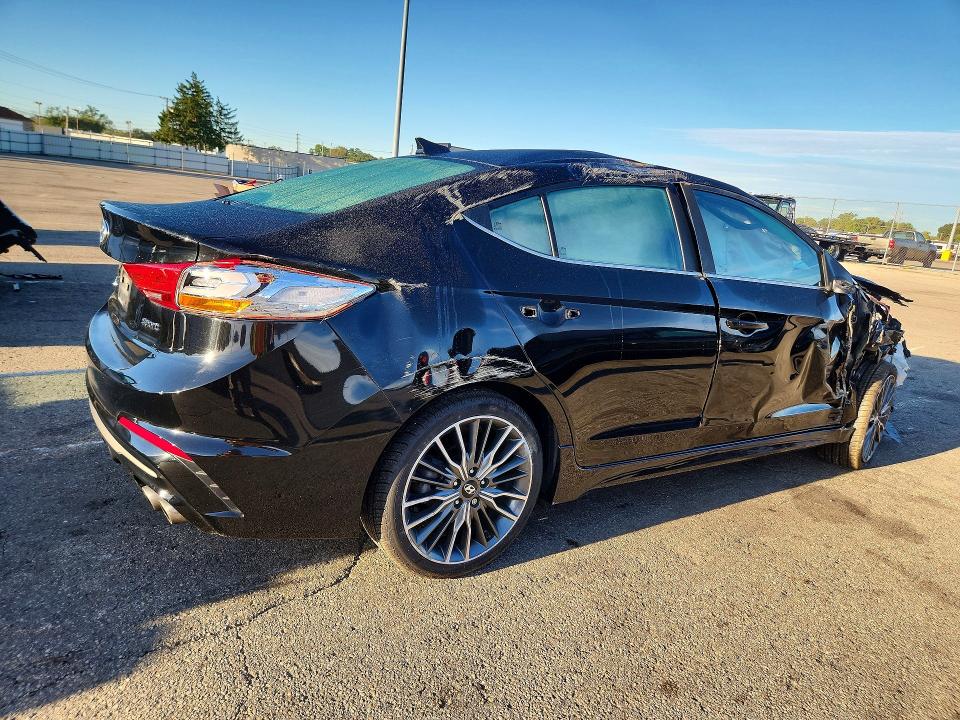 Продаж на аукціоні авто 2018 Hyundai Elantra, vin: KMHD04LB8JU481028, номер лоту: 70351026