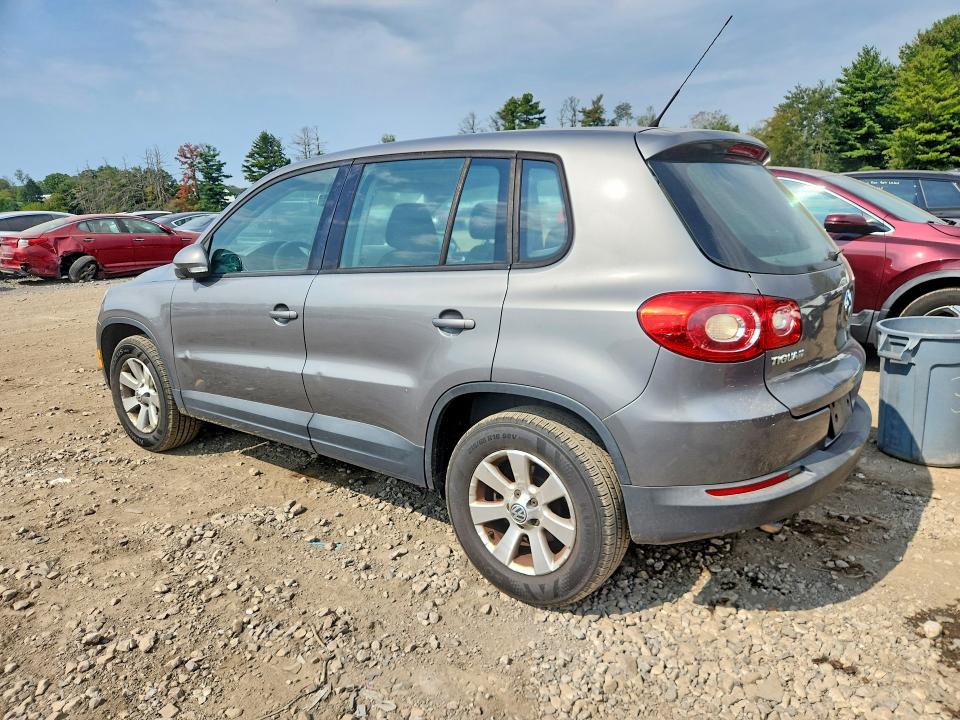 2010 Volkswagen Tiguan მანქანა იყიდება აუქციონზე, vin: WVGAV7AX6AW511832, აუქციონის ნომერი: 67543236