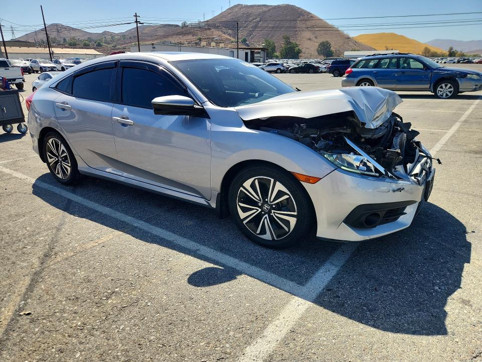 2017 Honda Civic მანქანა იყიდება აუქციონზე, vin: 2HGFC1F37HH647593, აუქციონის ნომერი: 71211736