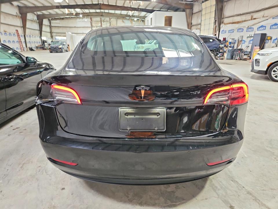68113006 :رقم المزاد ، 5YJ3E1EA9NF369003 vin ، 2022 Tesla Model 3 مزاد بيع