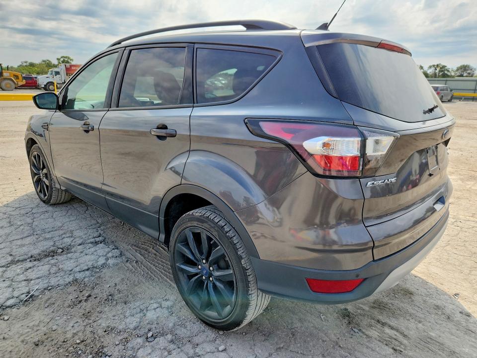 70505156 :رقم المزاد ، 1FMCU9GD6JUC87204 vin ، 2018 Ford Escape مزاد بيع
