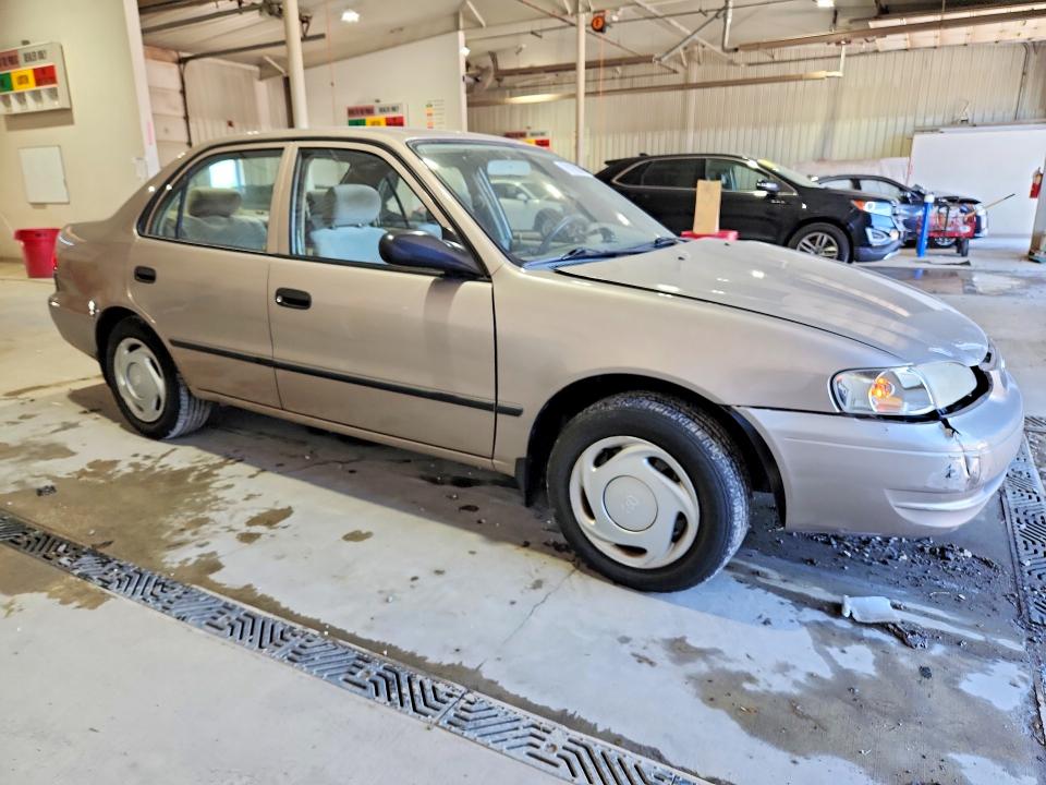 70113906 :رقم المزاد ، 2T1BR12E8YC371809 vin ، 2000 Toyota Corolla مزاد بيع