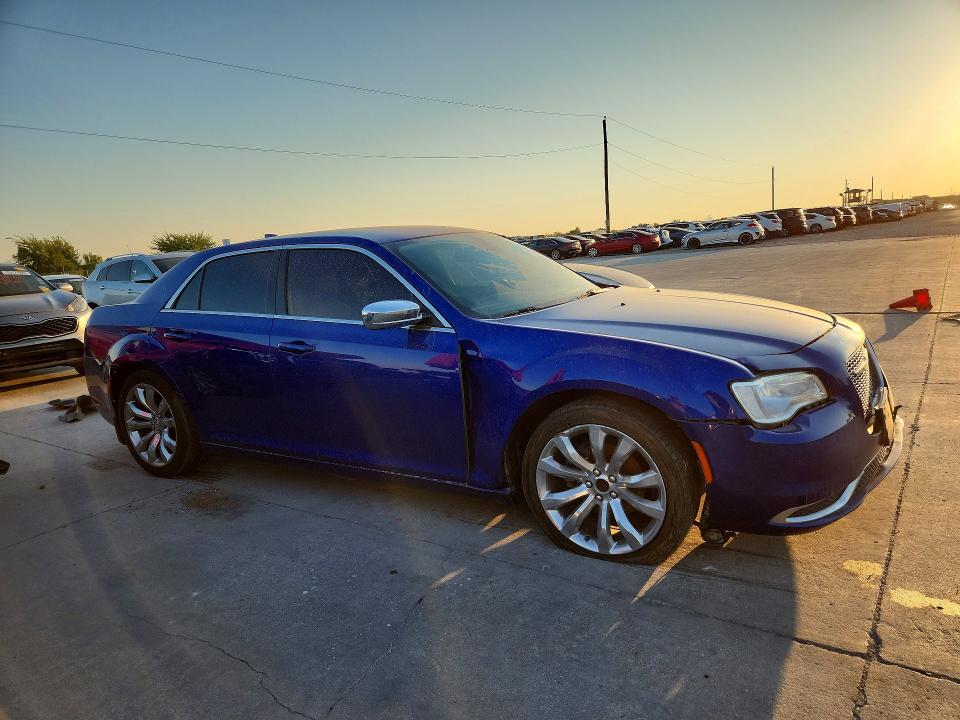 70191576 :رقم المزاد ، 2C3CCAAG5JH294101 vin ، 2018 Chrysler 300 مزاد بيع