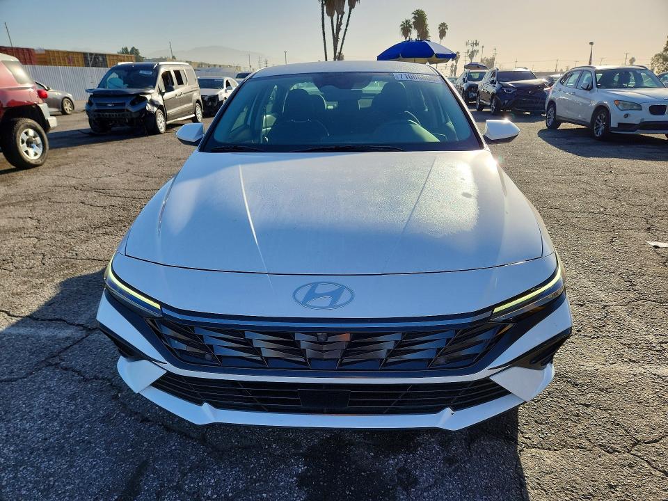 2024 Hyundai Elantra მანქანა იყიდება აუქციონზე, vin: KMHLM4DG7RU747029, აუქციონის ნომერი: 71006806