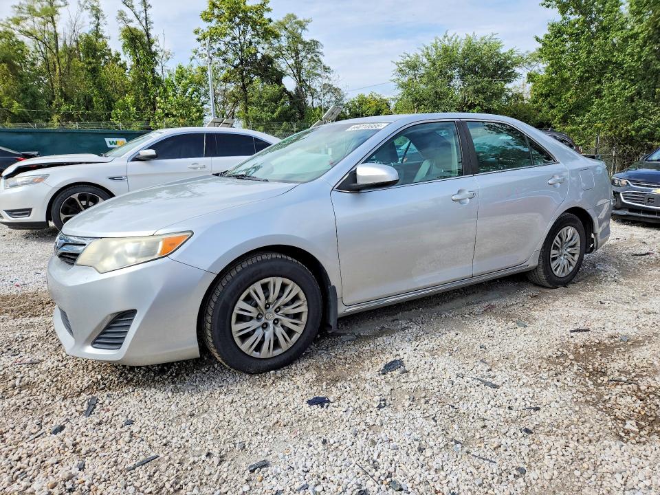 69010666 :رقم المزاد ، 4T1BF1FK1EU411814 vin ، 2014 Toyota Camry مزاد بيع