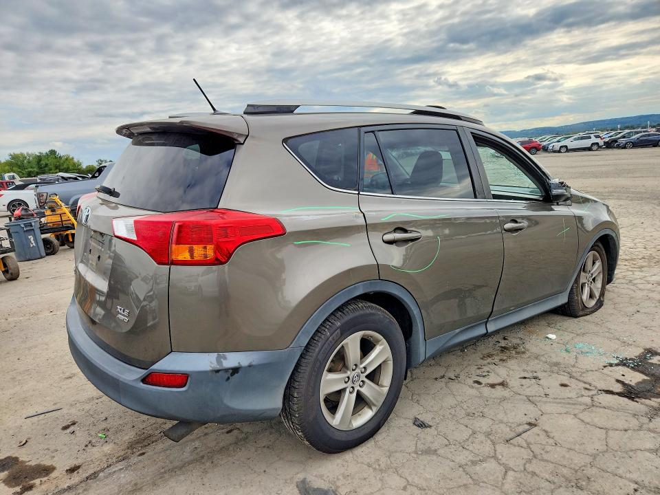 Продаж на аукціоні авто 2015 Toyota Rav4, vin: 2T3RFREV0FW247196, номер лоту: 70654276