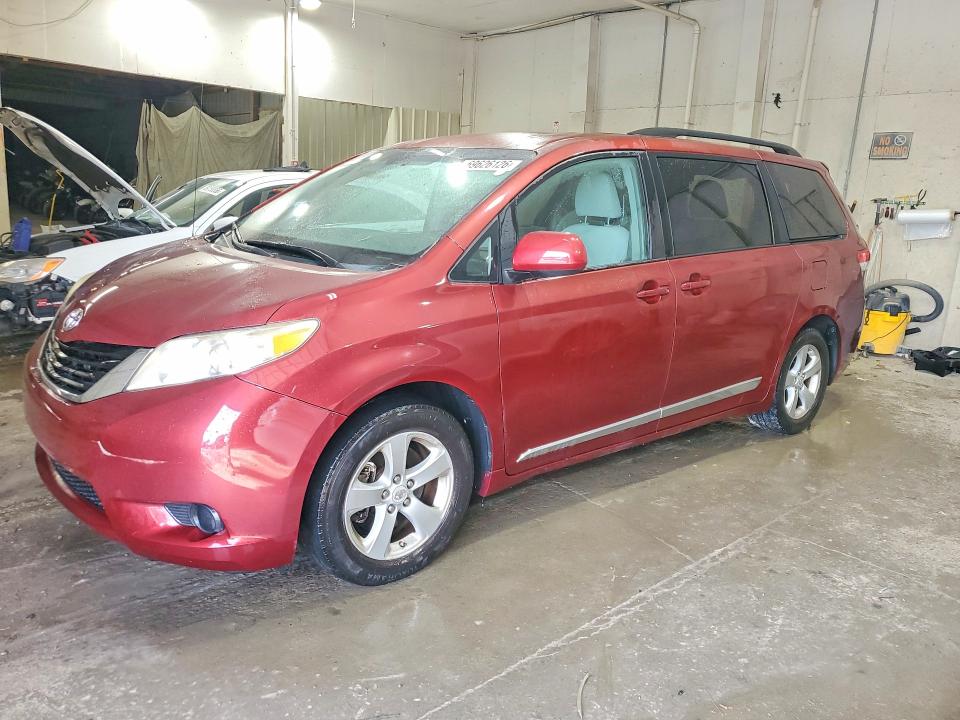 Aukcja sprzedaży 2012 Toyota Sienna, vin: 5TDKK3DCXCS224841, numer aukcji: 69626126