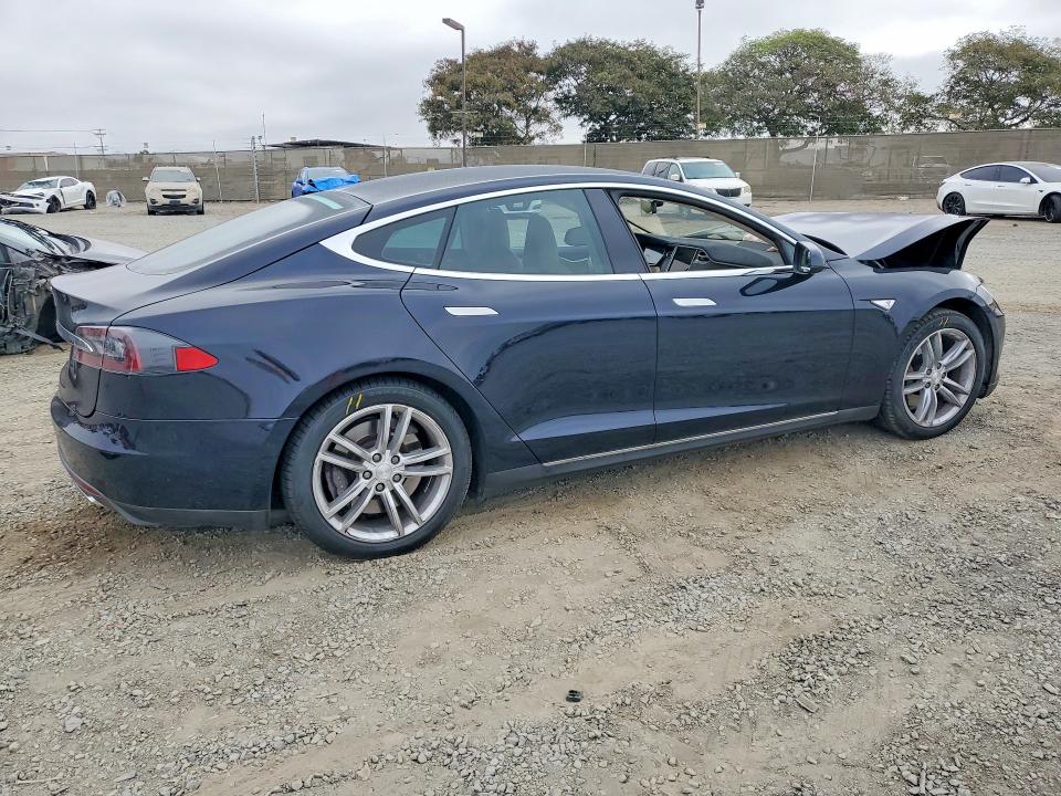 70184826 :رقم المزاد ، 5YJSA1CN1CFP01302 vin ، 2012 Tesla Model S مزاد بيع
