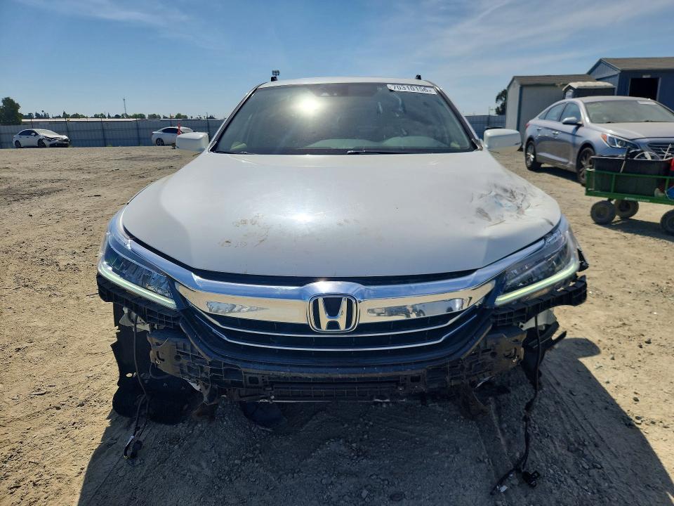Продаж на аукціоні авто 2017 Honda Accord, vin: JHMCR6F71HC001158, номер лоту: 70310156