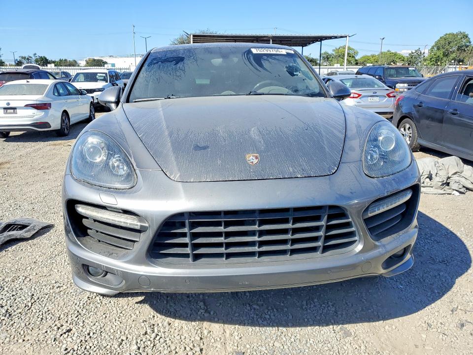 70299706 :رقم المزاد ، WP1AD2A25ELA74328 vin ، 2014 Porsche Cayenne مزاد بيع