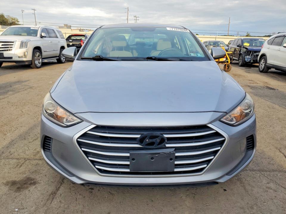 71379286 :رقم المزاد ، 5NPD84LF1HH003585 vin ، 2017 Hyundai Elantra مزاد بيع