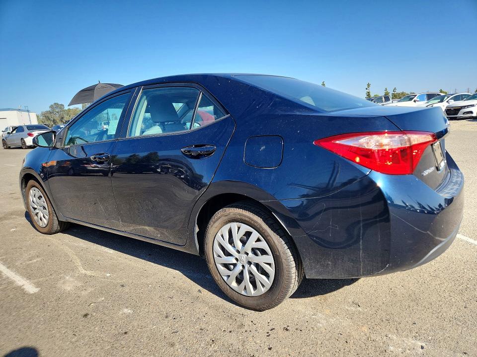 Продаж на аукціоні авто 2018 Toyota Corolla, vin: 5YFBURHE9JP792268, номер лоту: 69099946
