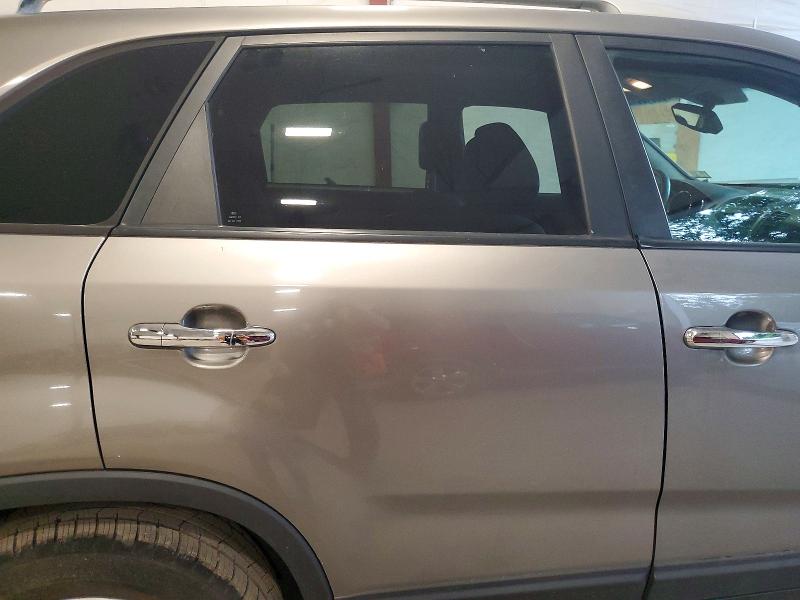 2011 Kia Sorento მანქანა იყიდება აუქციონზე, vin: 5XYKT3A18BG100434, აუქციონის ნომერი: 69090016