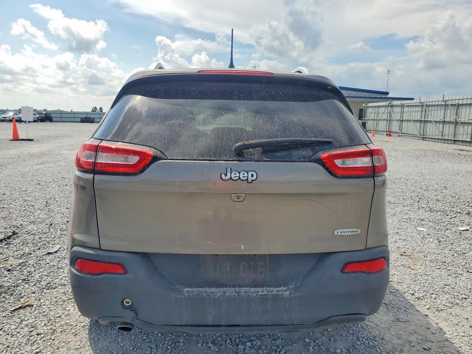 68762686 :رقم المزاد ، 1C4PJLLB4JD605613 vin ، 2018 Jeep Cherokee مزاد بيع