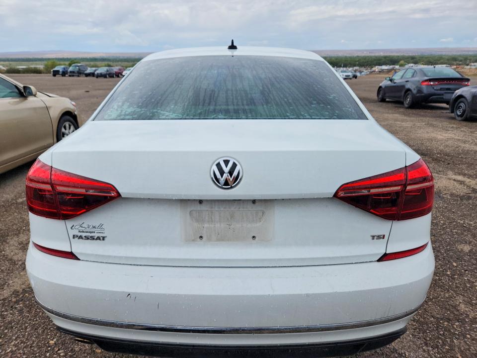 Продаж на аукціоні авто 2018 Volkswagen Passat, vin: 1VWAA7A33JC036541, номер лоту: 68867016