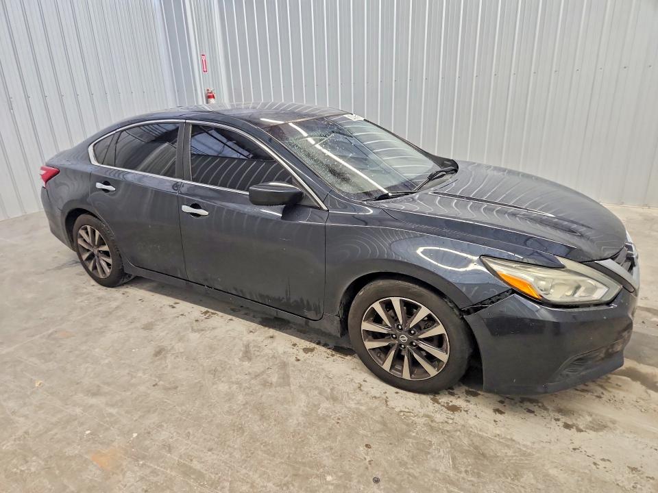 2017 Nissan Altima მანქანა იყიდება აუქციონზე, vin: 1N4AL3AP2HC188447, აუქციონის ნომერი: 67490116