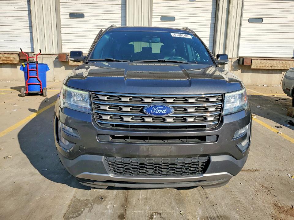 67081196 :رقم المزاد ، 1FM5K8D81HGD97814 vin ، 2017 Ford Explorer مزاد بيع
