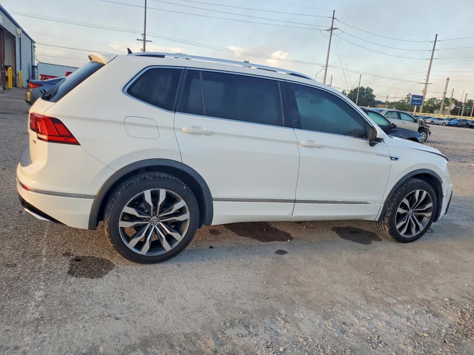 Продажа на аукционе авто 2018 Volkswagen Tiguan, vin: 3VV5B7AX2JM197435, номер лота: 69784106