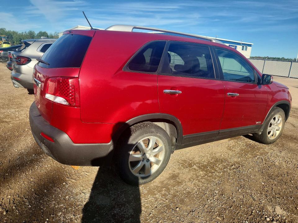 2011 Kia Sorento მანქანა იყიდება აუქციონზე, vin: 5XYKTCA10BG023218, აუქციონის ნომერი: 68394576