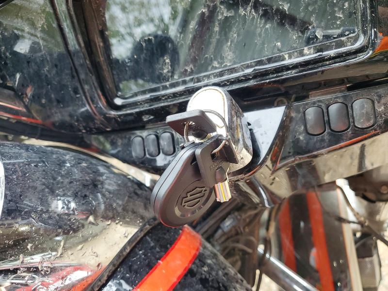 62820726 :رقم المزاد ، 1HD1KRM18EB627223 vin ، 2014 Harley-davidson Flhxs مزاد بيع