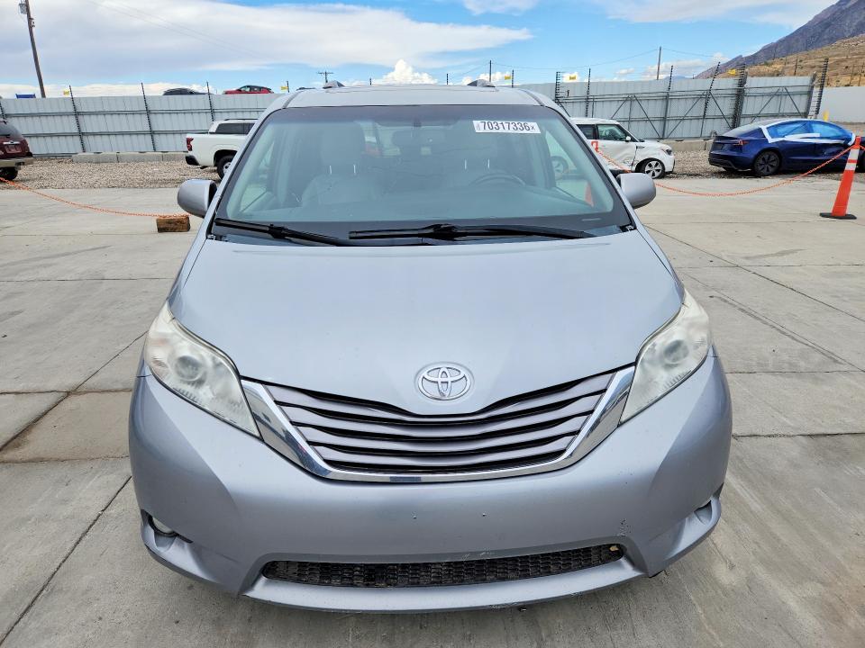 70317336 :رقم المزاد ، 5TDYK3DC2GS692742 vin ، 2016 Toyota Sienna مزاد بيع