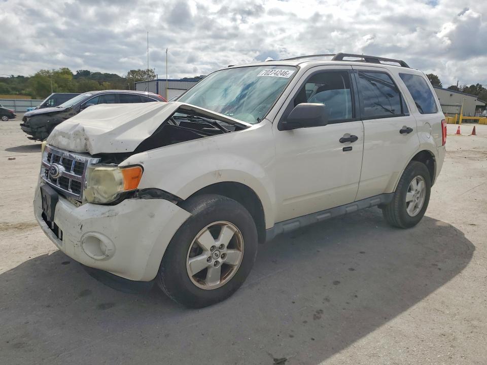 2010 Ford Escape მანქანა იყიდება აუქციონზე, vin: 1FMCU9DG9AKB07658, აუქციონის ნომერი: 70274246