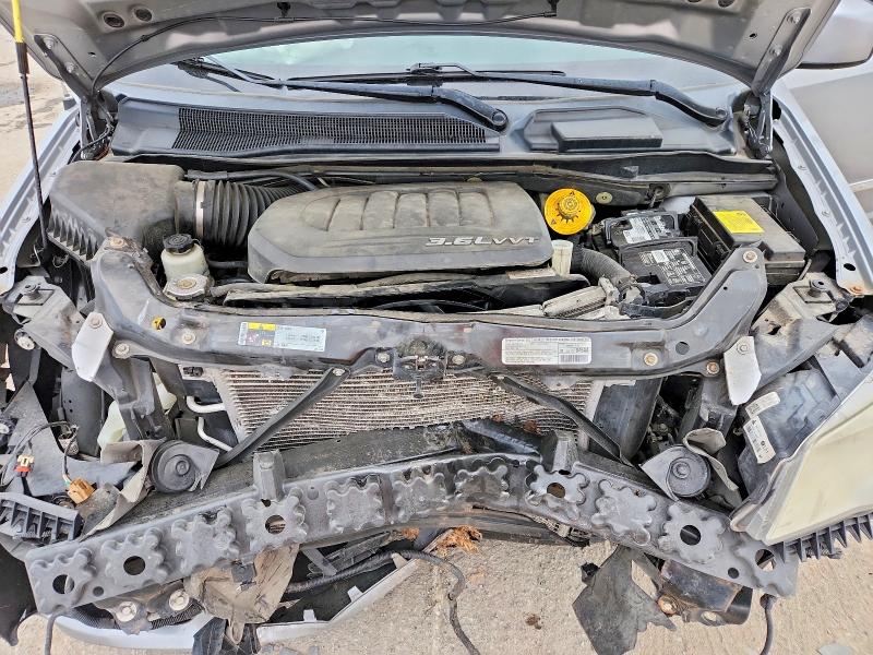 68439936 :رقم المزاد ، 2C4RC1BG0DR745986 vin ، 2013 Chrysler Town & Country مزاد بيع