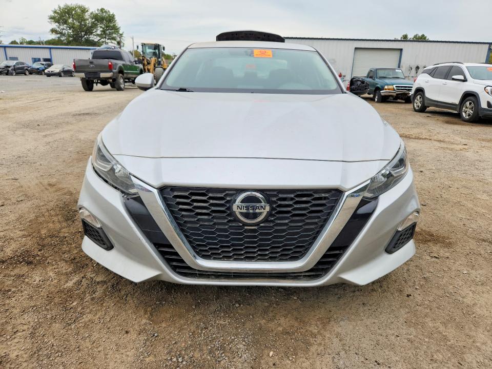 Продажа на аукционе авто 2020 Nissan Altima, vin: 1N4BL4BV3LC267559, номер лота: 71200176