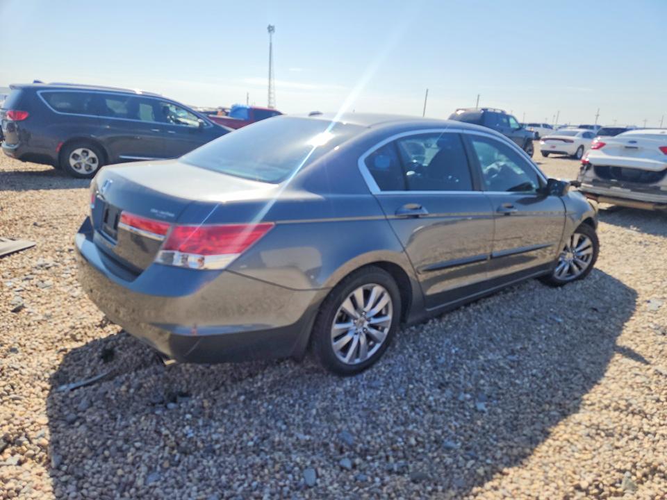 67643376 :رقم المزاد ، 1HGCP2F84BA113899 vin ، 2011 Honda Accord مزاد بيع