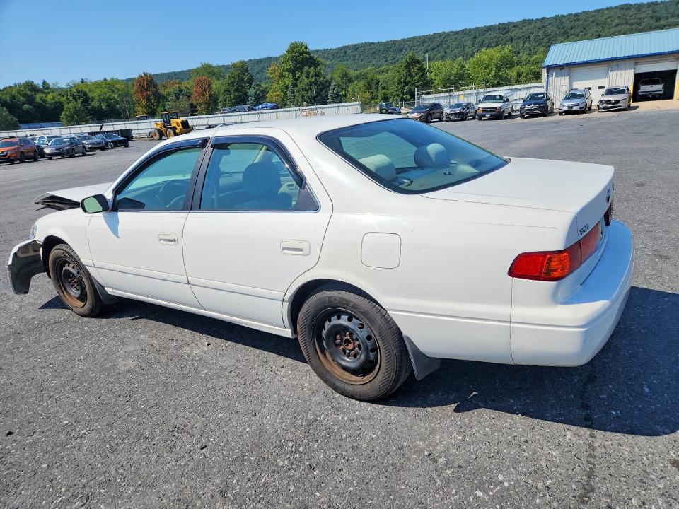 69296696 :رقم المزاد ، 4T1BG22K61U870906 vin ، 2001 Toyota Camry مزاد بيع