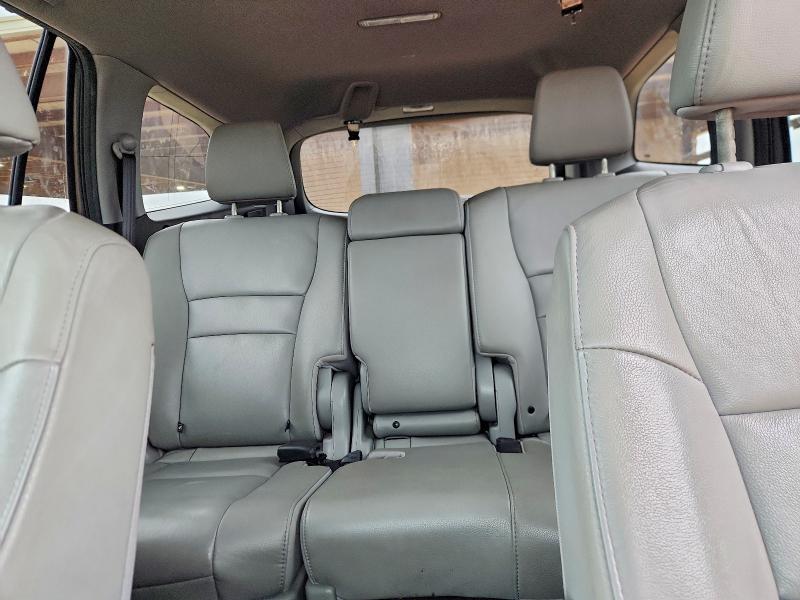 Продаж на аукціоні авто 2017 Honda Pilot, vin: 5FNYF5H80HB013675, номер лоту: 69546286