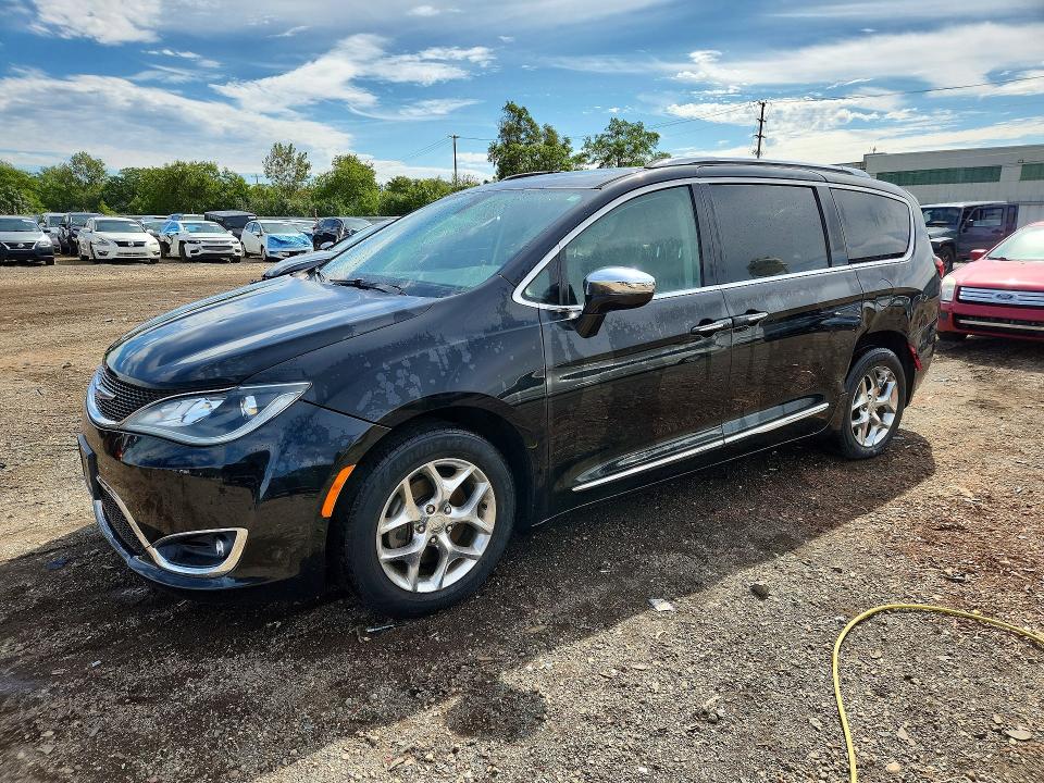 2018 Chrysler Pacifica მანქანა იყიდება აუქციონზე, vin: 2C4RC1GG4JR121225, აუქციონის ნომერი: 69804976