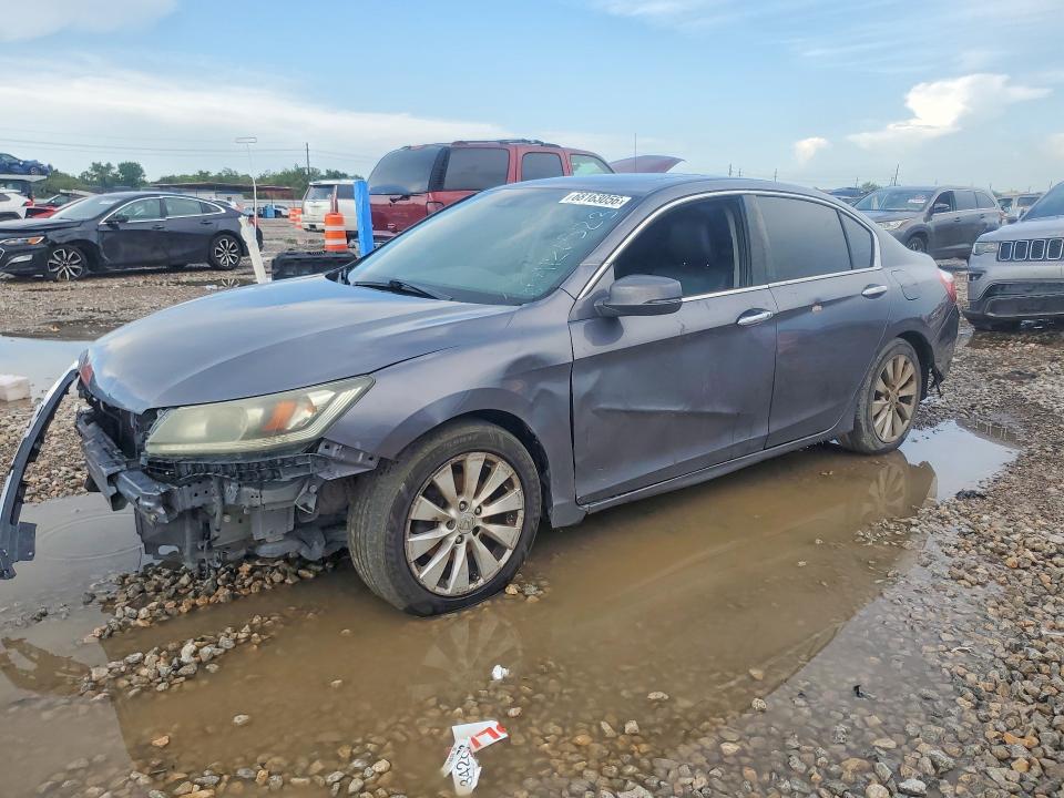 Auction sale of the 2015 Honda Accord, vin: 1HGCR2F82FA126523, lot number: 68163056