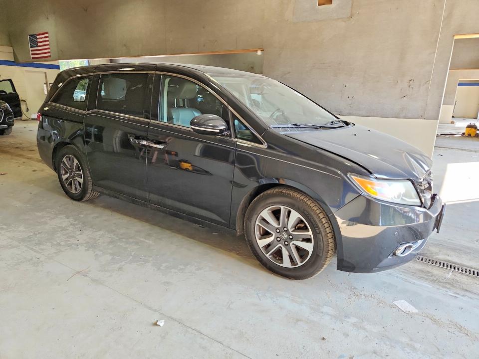 69137356 :رقم المزاد ، 5FNRL5H9XFB043589 vin ، 2015 Honda Odyssey مزاد بيع