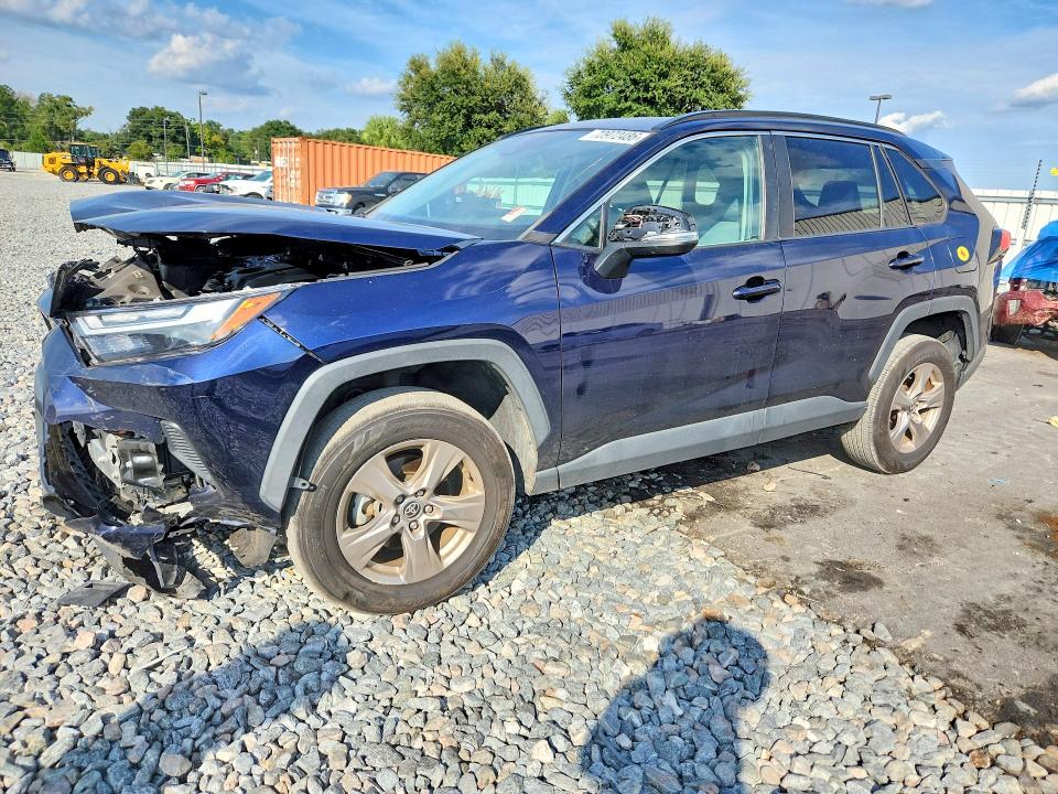 Auction sale of the 2022 Toyota Rav4, vin: 2T3W1RFV3NW187669, lot number: 70972486