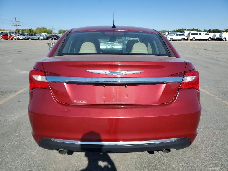 68661246 :رقم المزاد ، 1C3CCBCG2DN503762 vin ، 2016 Chrysler 200 مزاد بيع