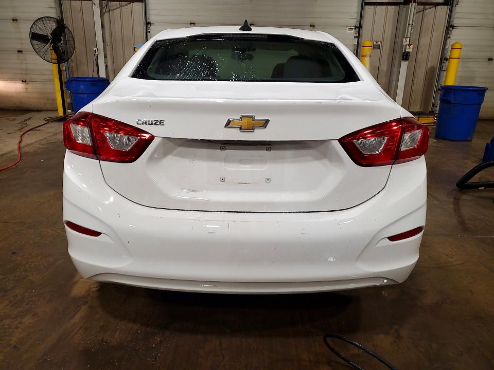 70634716 :رقم المزاد ، 1G1BB5SMXJ7129896 vin ، 2018 Chevrolet Cruze مزاد بيع