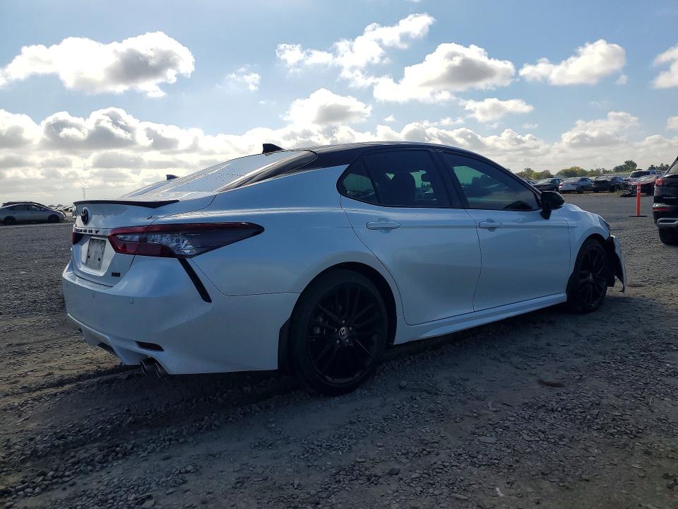 67679726 :رقم المزاد ، 4T1KZ1AK8MU053222 vin ، 2021 Toyota Camry مزاد بيع