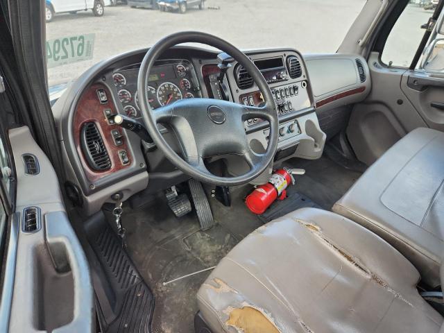 67294056 :رقم المزاد ، 1FVACWDT8FHGJ4458         vin ، 2015 Freightliner M2 مزاد بيع