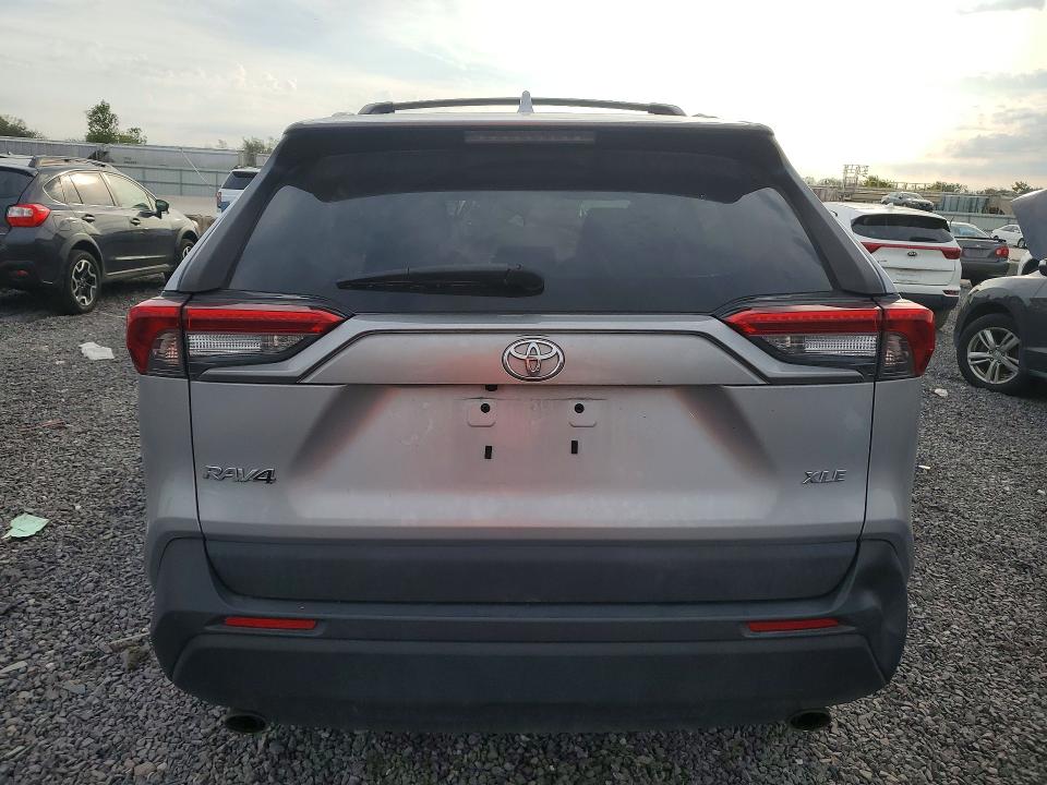 2021 Toyota Rav4 მანქანა იყიდება აუქციონზე, vin: 2T3W1RFV5MW106511, აუქციონის ნომერი: 70839456