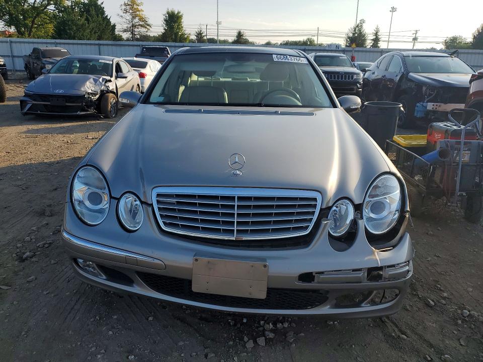 66803766 :رقم المزاد ، WDBUF65J84A468397 vin ، 2004 Mercedes-benz E مزاد بيع