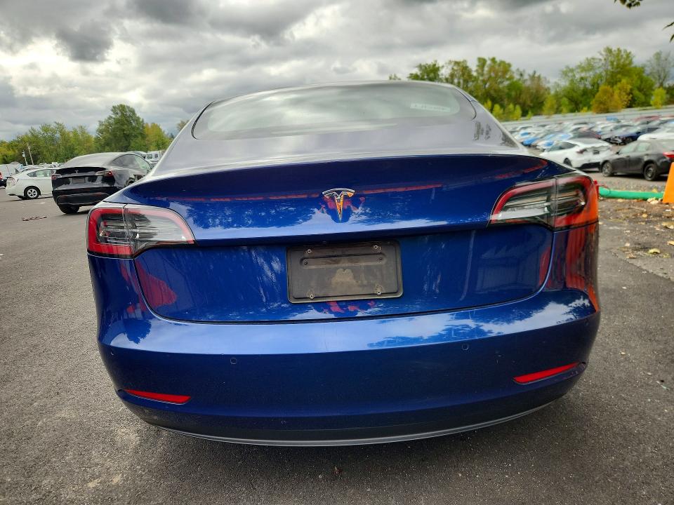 Продажа на аукционе авто 2022 Tesla Model 3, vin: 5YJ3E1EA1NF303884, номер лота: 69987436