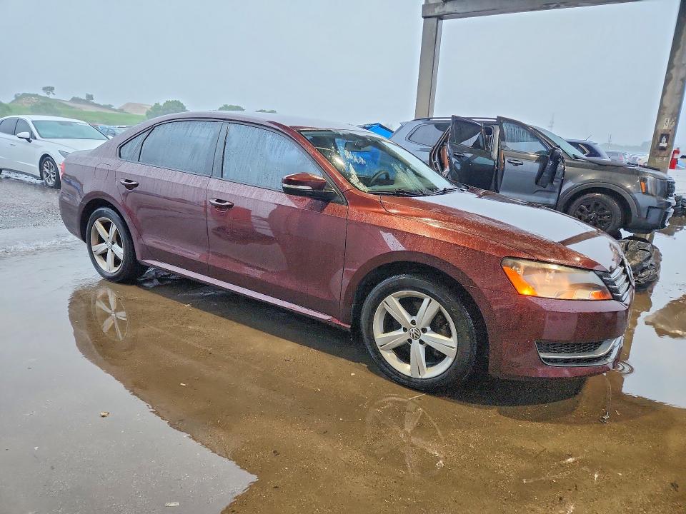 68747016 :رقم المزاد ، 1VWAH7A30DC031992 vin ، 2013 Volkswagen Passat مزاد بيع
