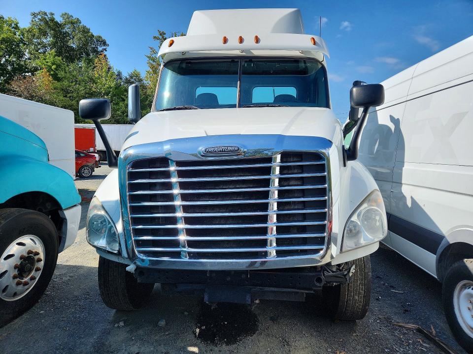 2017 Freightliner Cascadia 125 მანქანა იყიდება აუქციონზე, vin: 1FUBGEDV2HLJH1564, აუქციონის ნომერი: 67601856