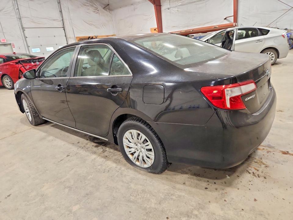 69642436 :رقم المزاد ، 4T4BF1FK1CR225032 vin ، 2012 Toyota Camry مزاد بيع